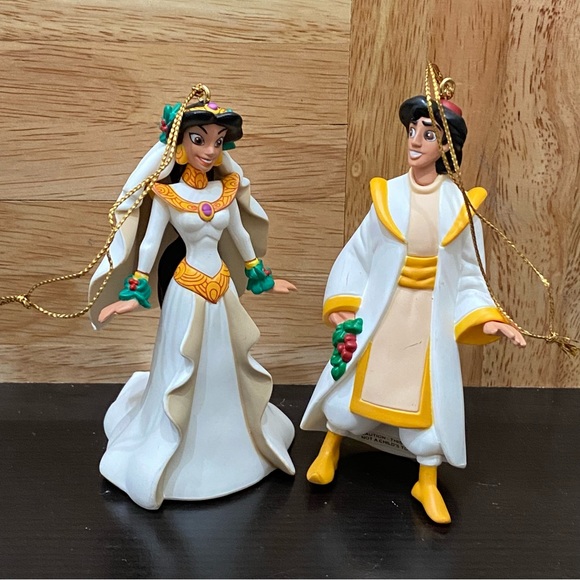 Vintage 1997 Disney Aladdin & Jasmine Grolier First Issue Christmas Ornament - Picture 11 of 12